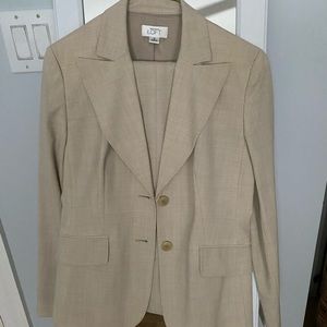 Women’s suit